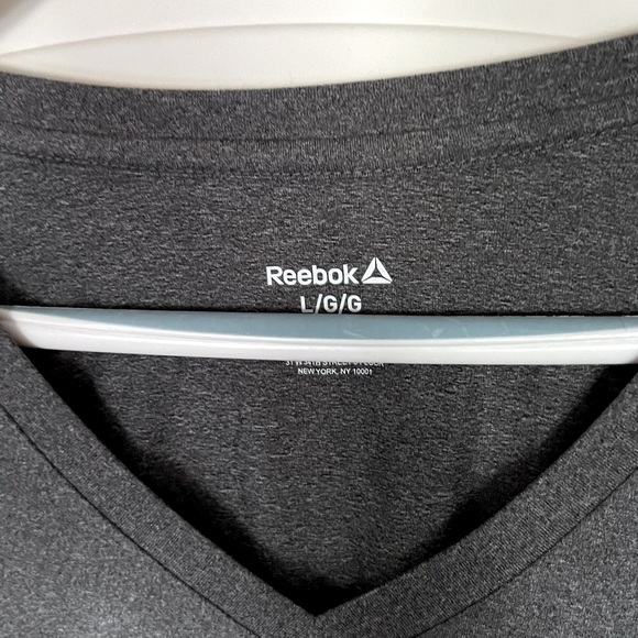 🍓 2 for $13 NWOT. Reebok shirt in grey. 1 Size L/G & 1 M - Picture 3 of 6